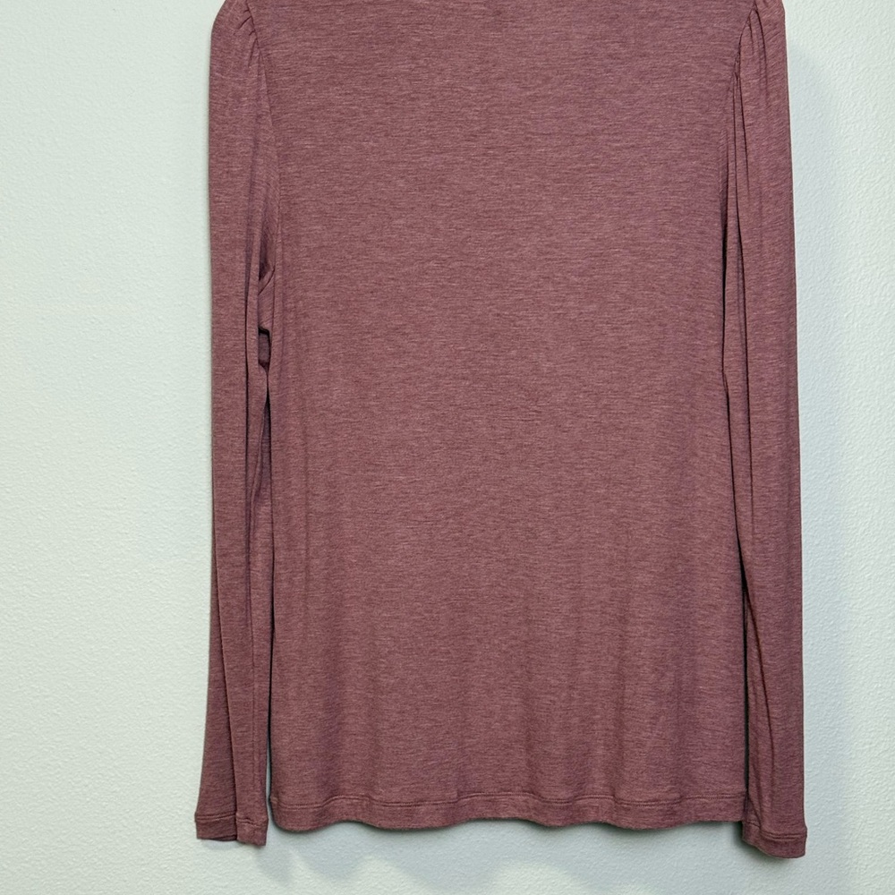 CAbi Women's Long Sleeve Play Tee V-Neck Gathered/Plated Shoulder - Picture 3 of 3